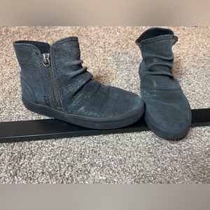 Sperry girls booties